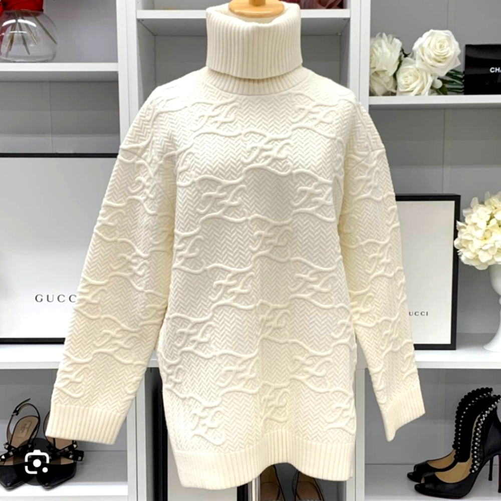 Fendi Cashmere blend the logo Turtleneck Sweater